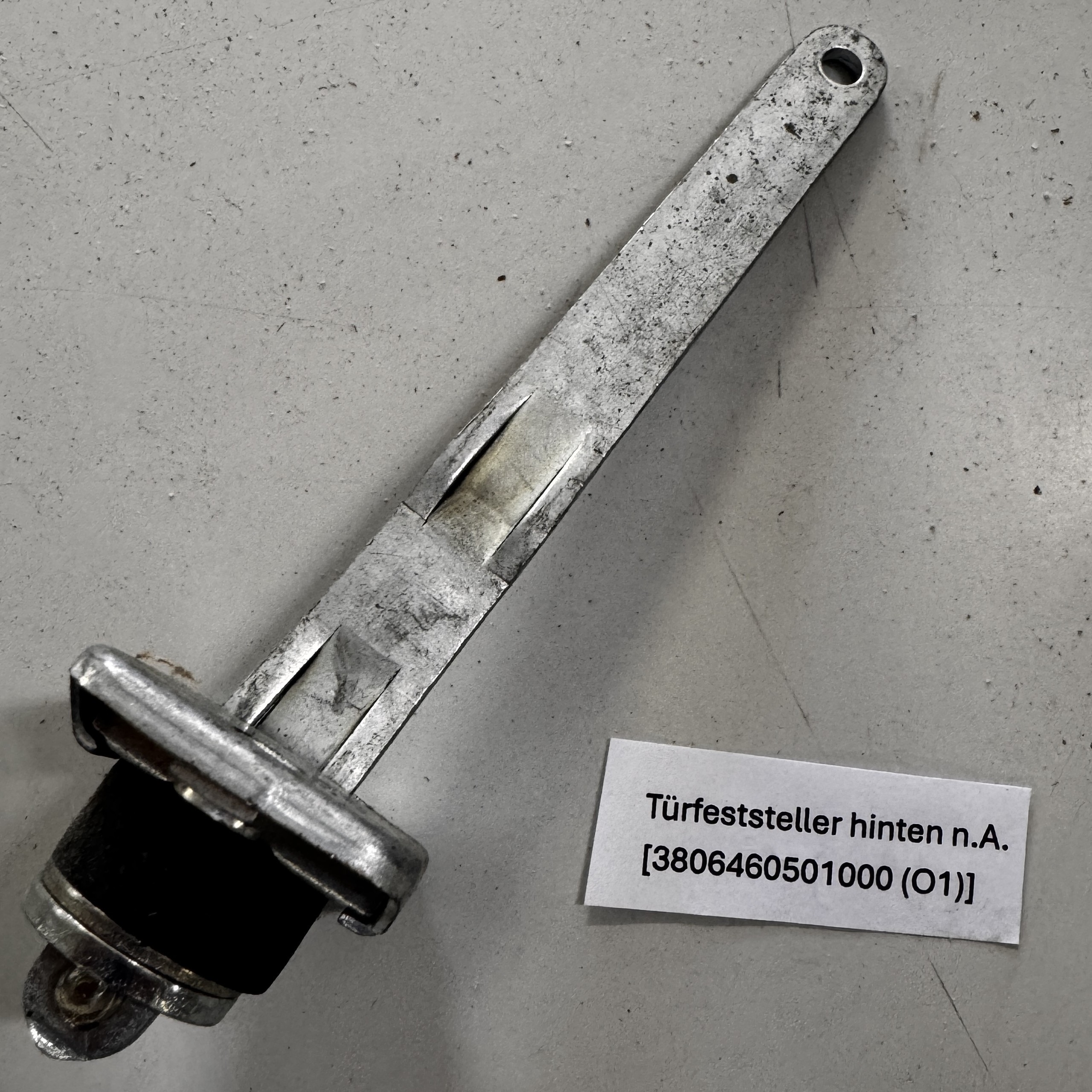 T�rfeststeller hinten n.A.