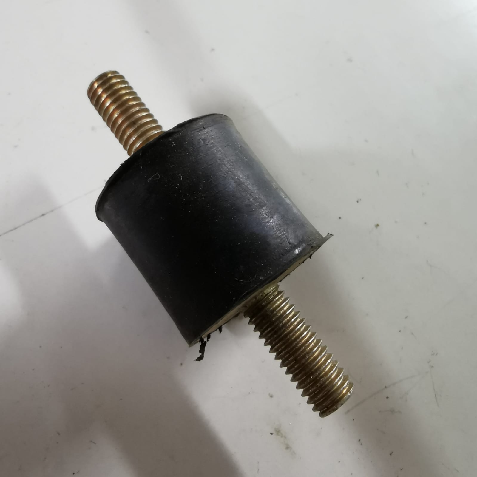 Rubber element (mounting fuel pump)